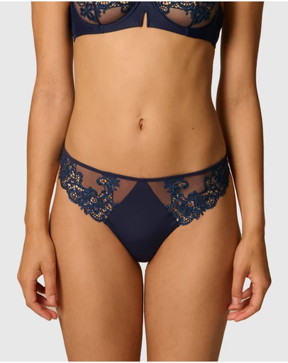 Simone Perele - Saga Thong