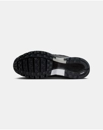 Nike - Nike P-6000 SE - Men's