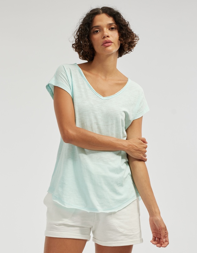 Amelius - Sadie V Neck Tee