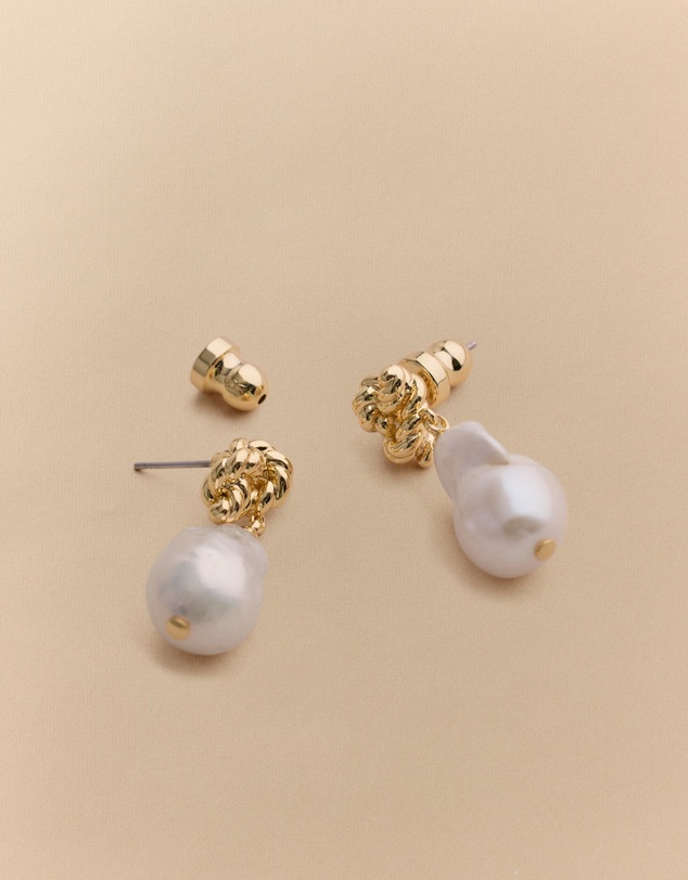 Trenery - Dolina Pearl Stud Earrings in Gold