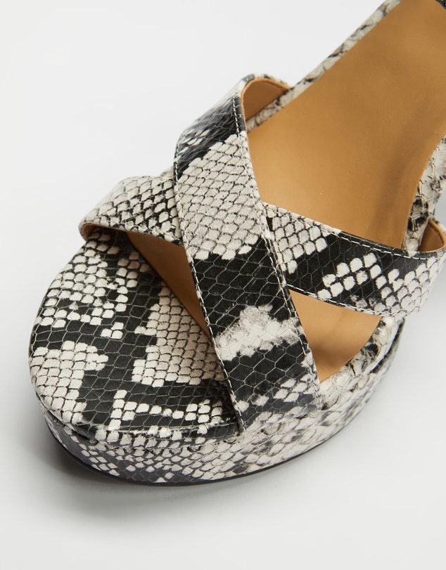 Naturalizer - Mia Heeled Sandal - Black/White