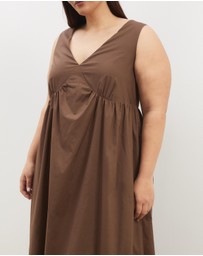 Atmos&Here Curvy - Louisa V-Neck Midi Dress