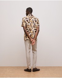 Trenery - Graphic Leaf Linen Short Sleeve Shirt in Bitter Chocolate