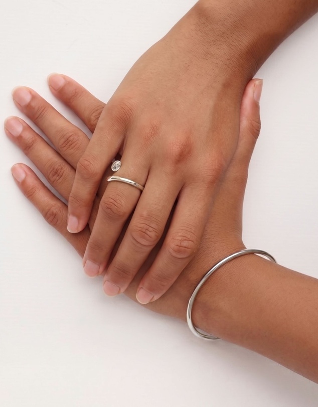 HOUSE OF SLANI - Classic Slim Azura Silver Bangle Bracelet