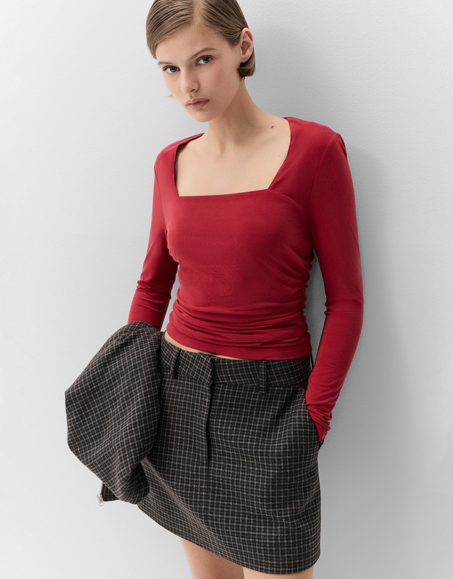 UNISON - Ruched Detail Long Sleeve Top