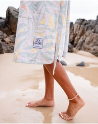 Sky Gazer - Poncho- Hervey