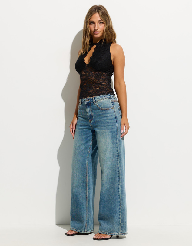 Dazie - Charley Keyhole Lace Top