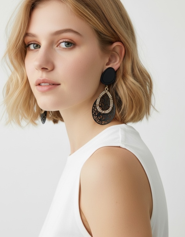 Mossée - Tilda Crystal Cutout Earrings