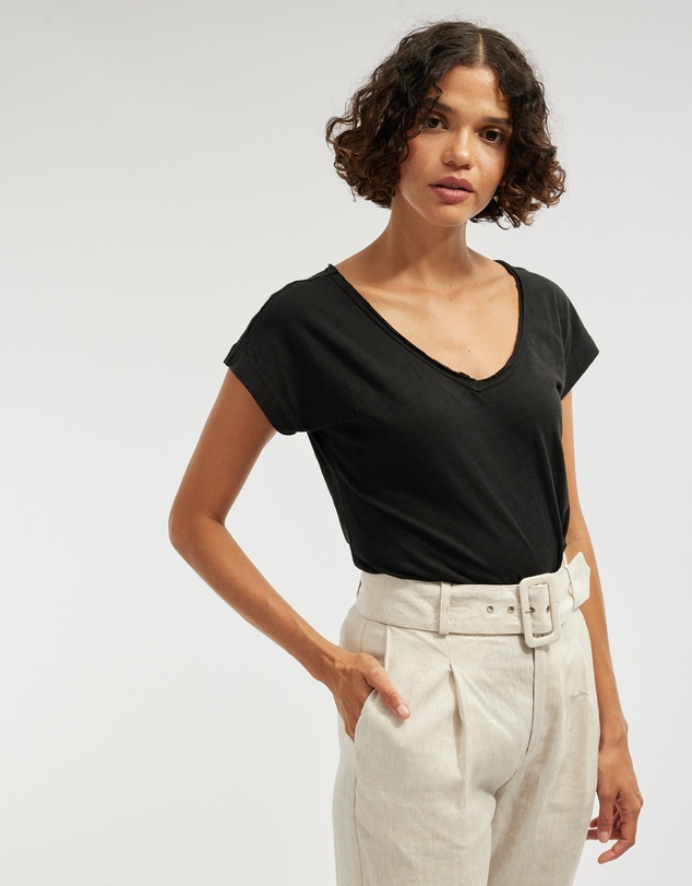 Amelius - Sadie V Neck Tee