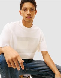 Tommy Jeans - 90s Distressed Flag Tee