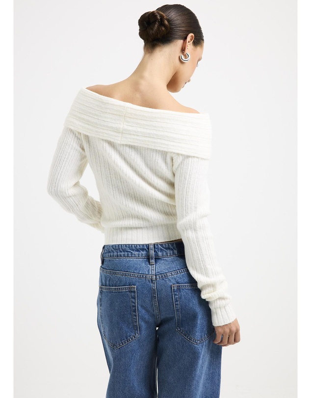 Alice In The Eve - Claudia Off Shoulder Rib Knit Top
