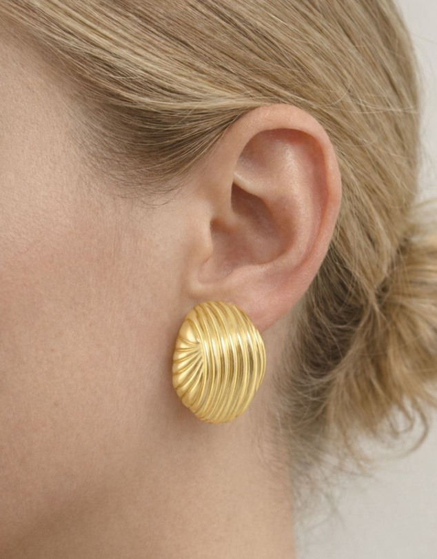 Izoa - Lilly Stud Earrings