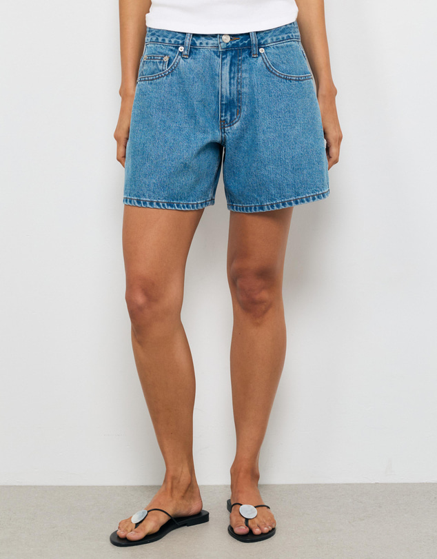AERE - Liv Mid Rise Relaxed Shorts