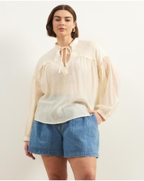 Atmos&Here Curvy - Sigrid Crinkle Blouse