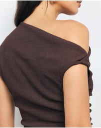 AERE - Asymmetric Shoulder Top