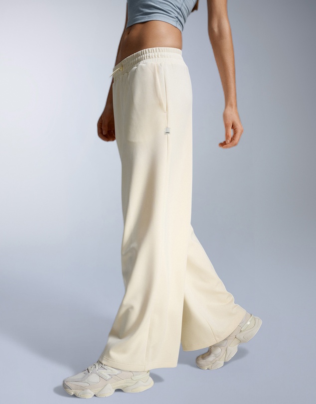 2XU - Wonderluxe Sand Washed Wide Leg Pants