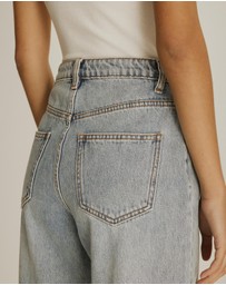 Atmos&Here - Milla Straight Leg Jeans