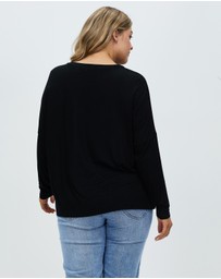 Atmos&Here Curvy - Essential Long Sleeve V-Neck T-Shirt