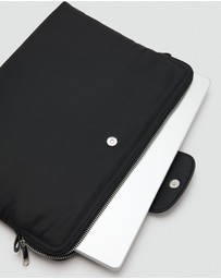 M.N.G - Nanda G Case