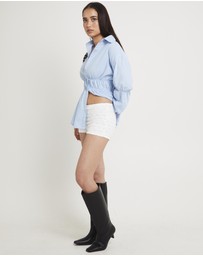 Subtitled - Chloe Lace Hot Shorts