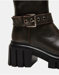 Steve Madden - Brigade Brown Distressed Boots