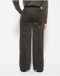 Commonry - Madelyn Pant