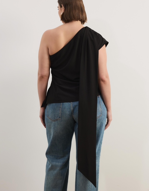 Atmos&Here Curvy - Charlotte One Shoulder Scarf Top