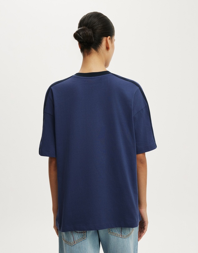 Cotton On - V Neck Oversized Graphic Tee