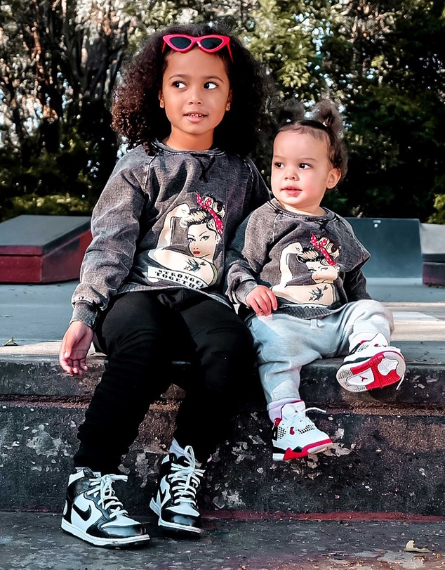 OOVY - Stronger Together Sweater