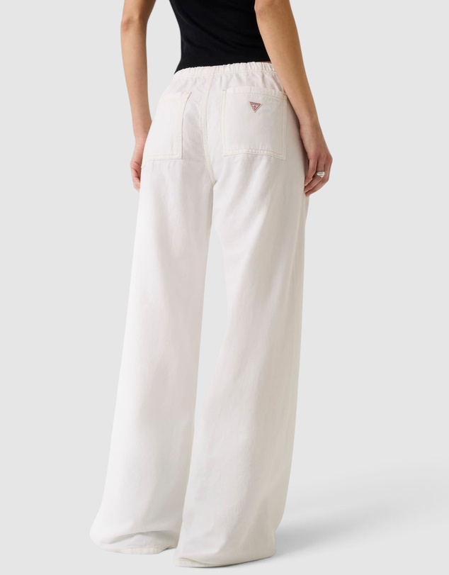 GUESS Jeans - GUESS JEANS Low-Rise Twisted Extra-Wide Jogger Jeans