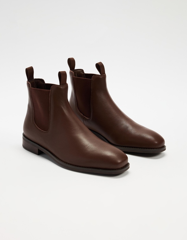 AERE - Leather Chelsea Boots - Men's