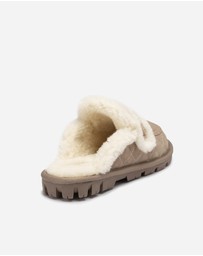 Ozwear Connection Uggs - UGG Violet Matelassé Shearling Slipper (Elastic Logo, Detachable Feature)