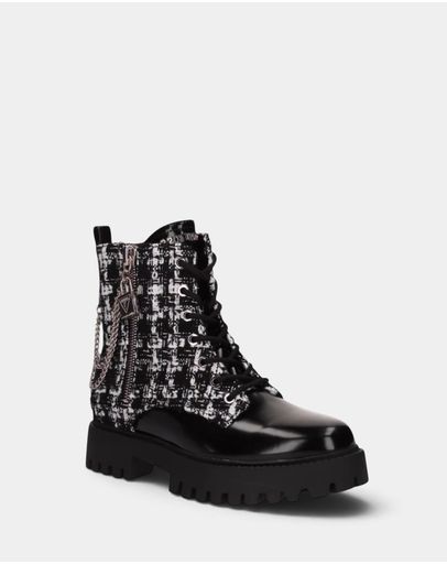 BLACK 002