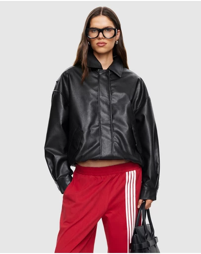 Lioness - Kenny Bomber