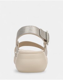 Naturalizer - Coast Sandal - Warm Silver