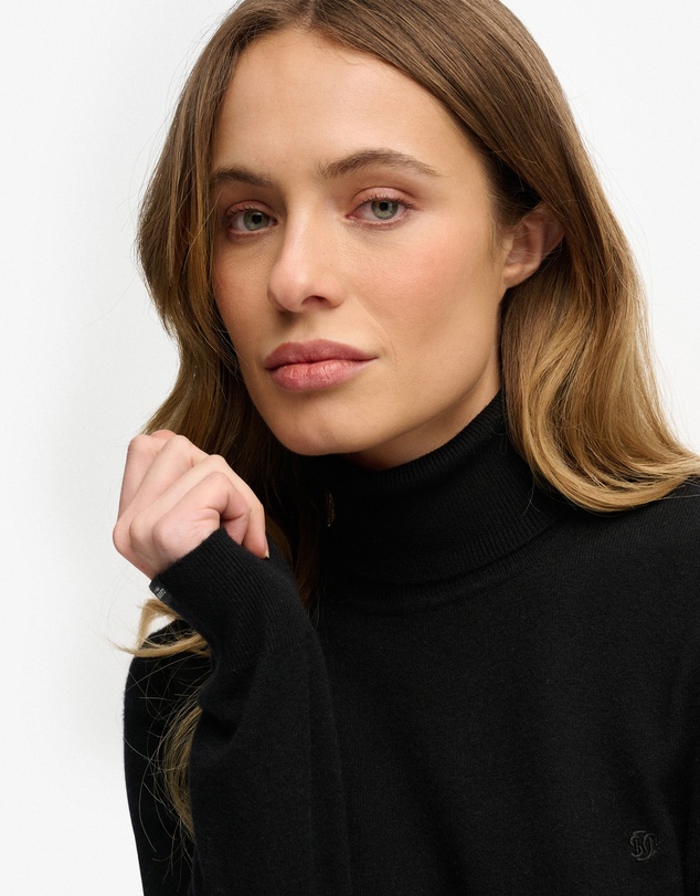 Superdry - Classic Turtle Neck Slim Fit Jumper