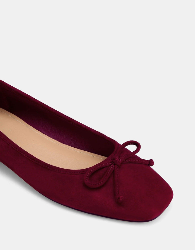 Wittner - Armenia Casual Flats Berry Suede