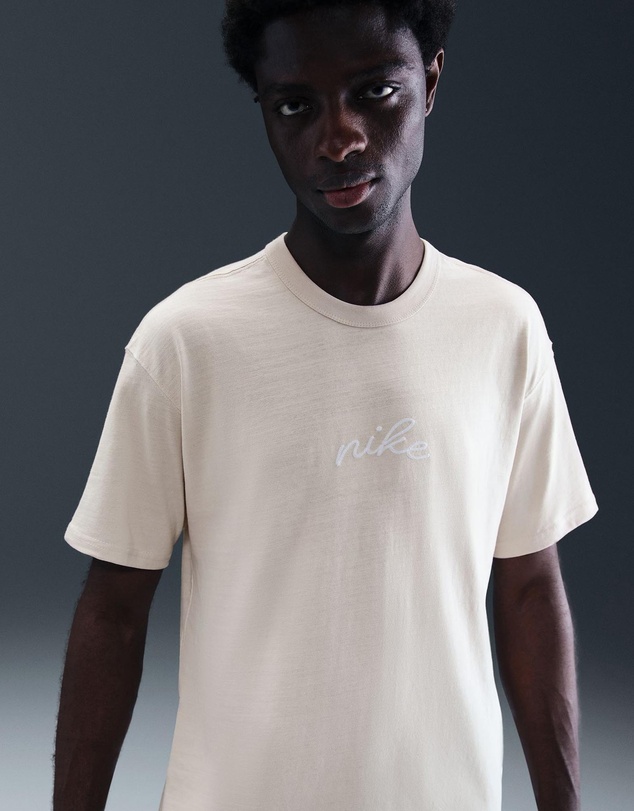 Nike - Sportswear Premium Essentials T-Shirt