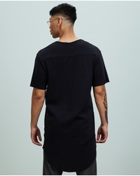 Surrounded By Ghosts - The Arsenic Relaxed Rib Knit Tail T-Shirt