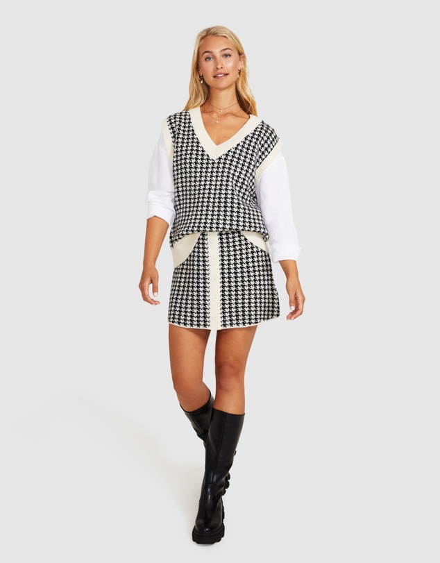 Subtitled - Dilan Houndstooth Vest