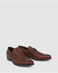 yd. - Riccardo Textured Leather Loafer