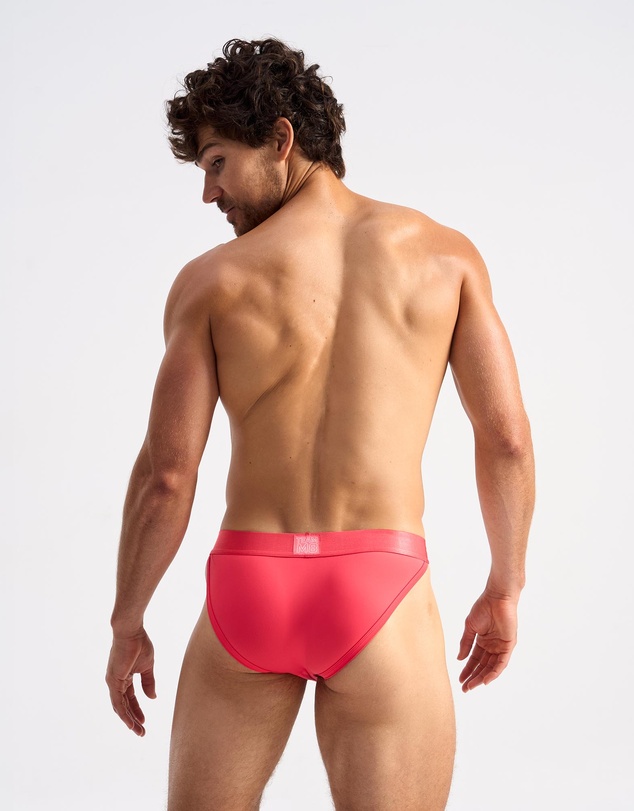 TEAMM8 - Spartacus Sports Brief