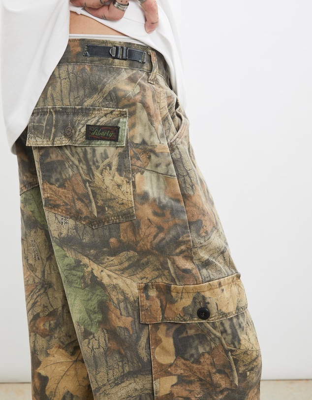 Vintage by The Real Deal - Pre Loved - Vintage Realtree Camo Cargo Pants