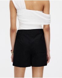 Minima Esenciales - Sonnet Tailored Short