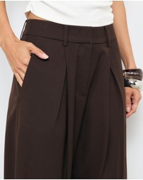 AERE - Tailored Barrel Leg Trousers