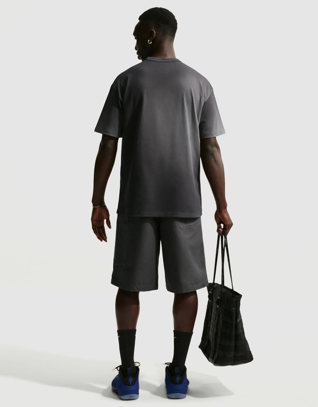 Nike - Sportswear Premium Essentials T-Shirt