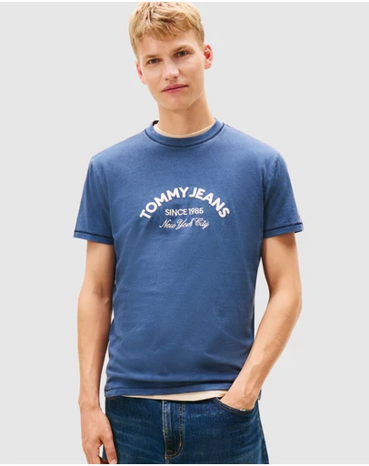 Tommy Jeans - Regular Center Arch Short Sleeve T-Shirt