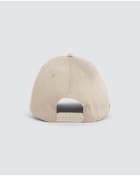 Nena & Pasadena - Essence Cap