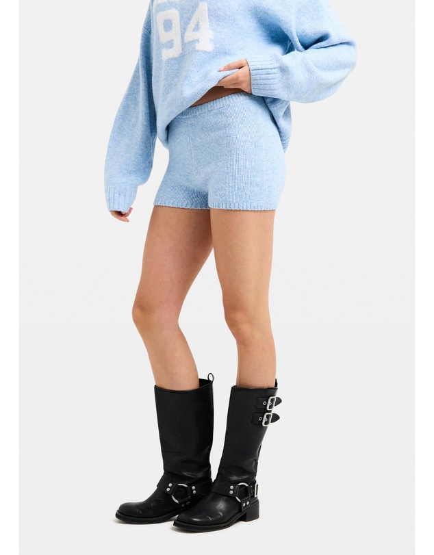 Subtitled - Kim Knit Hot Short