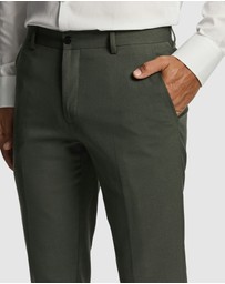 yd. - Moss Zane Slim Dress Pant